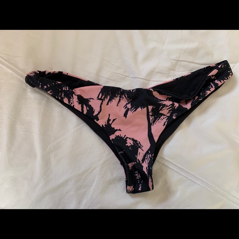 Fun black and pink palm tree bikini bottoms!